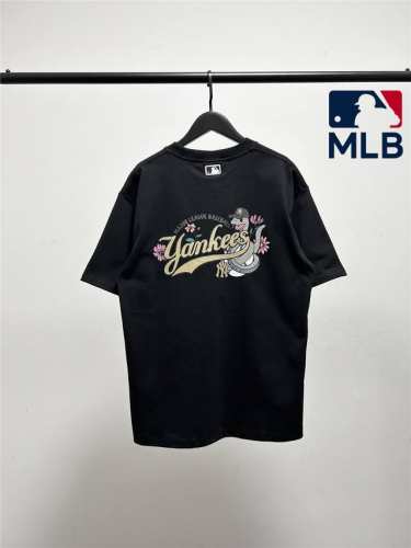 高品质！Mlb柜子新款后背洋基烫金字母短袖T恤！三标齐全，三联吊卡，原厂包装！通肩压条保证舒适性！高端品质2025Mlb Ny 生肖蛇年烫金字母款 情侣圆领短袖