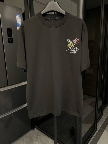 高端 Louis Vuitton 路易威登 25Ss 彩色字母刺绣短袖T恤 黑 重磅克重260G纯棉双纱面料 螺纹定织定染通肩拉条工艺增加衣物清洗寿命 触感舒适