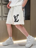 lv驴牌2025新款短裤，镭射工艺，五分短裤！官网同步 原版1-1复、洗水割烂工艺 ，做工精细无可否认、提花Logo图案设计 原版五金 精选优质聚酯纤维面料、手