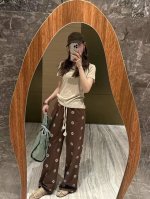 波西米亚度假风钉珠刺绣休闲套装 正肩短袖版型合身版型利落线条宽松而包容，有腰身也有空间感张弛有度舒展自如，是夏日B囤心机套装有点都市小时髦的调性 Smlxl