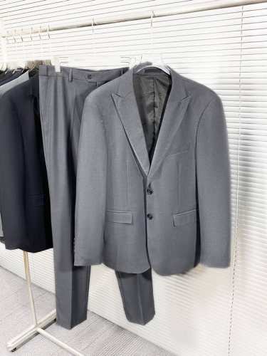 新品 Burberry新款顶级平纹羊毛材质黑色修身套西，男士黑色灰色双粒扣西服 直筒西裤商务休闲套装！贸易公司渠道稀出，同步官网发售！B家高端商务主线臻品，男装