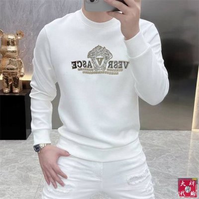 p230 Versace 范思哲 休闲圆领款时尚百搭卫衣，独家定制纯棉380克、科技面料，定制原版螺纹，档次极高，工艺精湛，上身帅到爆，尺码：M-3Xl