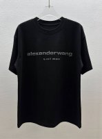 aw圆领短袖T恤 经典字母灰色发泡 立体效果也太好看 面料定制定染 300克100%纯棉短袖 手感非常舒服 超级百搭好看的一款短袖 品质绝对保证 黑白色 男女同