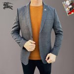 高版本 巴宝莉 2025Ss欧洲专柜主打系列。男士修身西服 ，采用进口羊毛面料 ，面料超级牛逼上身潇洒大气 ，贵气十足！男神必备码数:M-Xxxl 下单请报身高