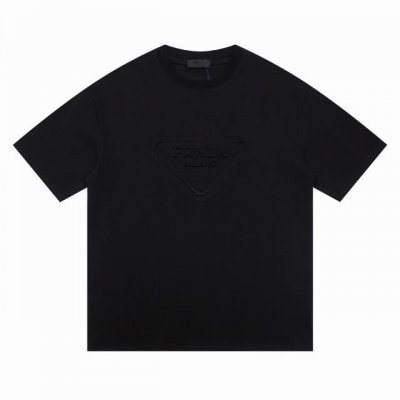 上新 高版本 prada~普拉达 24Ss新款经典凹凸压花工艺圆领短袖 潮男潮女时尚，无论是上身舒适度还是都是无可比拟的存在，可以说是夏日必备 独家270G定织