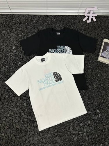 北面The North Face宽松休闲纯色时尚胸前印花Logo套头重磅圆领山系情侣款透气短袖T恤 男女同款 这款T恤以纯色打底，简约大方，轻松适配各种穿搭风格