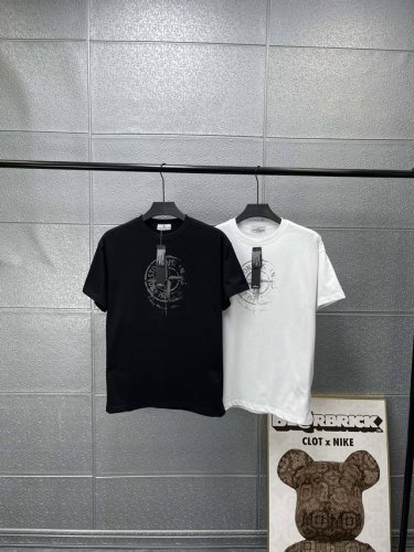 stone Island石头岛Ss25Cleanft纯色 Compass徽标反光印花圆领套头短袖T恤 面料：240G纯棉双纱面料 辅料：全套定制辅料，1:1版本