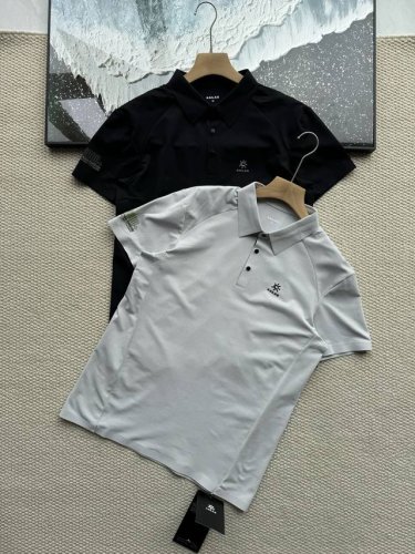 kailas凯乐石短袖Polo衫！吸湿速干防晒户外运动春夏季徒步通勤男款！ 品名：K两色压胶Polo 颜色:玄青黑、浅云灰 尺码:M Xxl 这款凯乐石的Pol