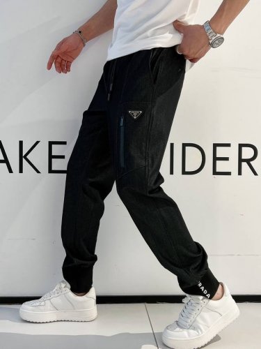 Tu 普达高端定制！新品男士抽绳运动系列卫裤，全新发布新款定制，细节一丝不苟，打造出了常青树的百看不腻以及舒适百搭。休闲运动裤作为随时随地男人都能穿搭的时尚单品