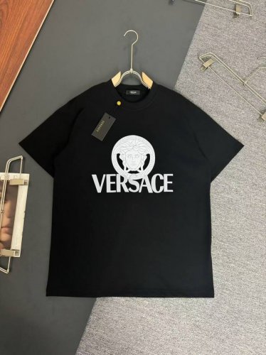 p110Versace·范思哲*320G克重磅纯棉T恤厚实透气宽松版型 印花工艺Logo设计 春夏新款圆领时尚短袖T恤 贴肤舒适，耐看又好穿 原厂工艺一丝不苟，