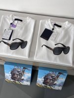 盒装短袖 2025Ss春夏Lv眼镜短袖T，码数Xs-L 略同于平常M-2Xl ，男女同款，宽松版型，可参考文末尺码表，不用刻意加号。 干净清爽休闲帅气穿搭，简约