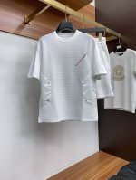 套 It 2025春夏最新款，男女同款，经典设计短袖T恤短裤套装，定制纯棉面料，手感柔软，穿着舒适，做工精细.上身效果无敌帅气，码数M-3Xl