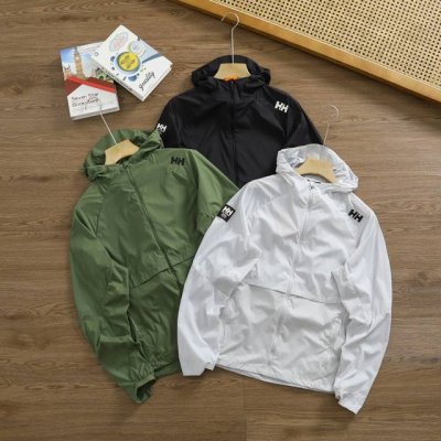 新款上新 品牌：海丽汉森 Helly Hansen 尺码：S-M-L-Xl-Xxl 颜色：宝石黑-白色-桔红色 类型：轻量户外运动冰丝拼接款透气皮肤衣 材质：冰