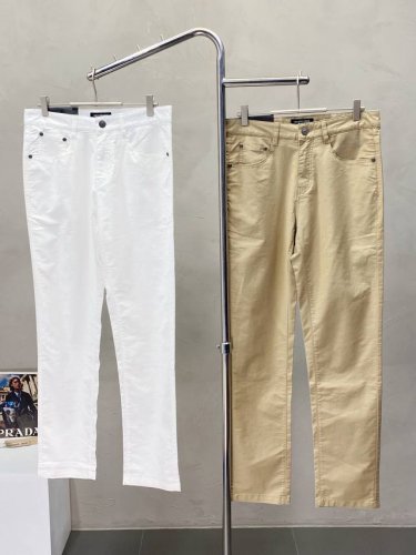 Armani阿玛尼独家专供新款春夏休闲牛仔裤高端版本 专柜定制面料 透气舒适度高 细节无可挑剔 品牌元素设计理念 体现高品质 手感细腻柔软 呈现休闲裁剪 上身版