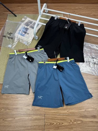 arc’Teryx 始祖鸟 25夏季新款！海外版男子透气运动健身跑步速干短裤！观网门店同步！科技速干面料！松紧腰设计！面料清爽透气！薄而不透！吸湿排汗快干！时刻