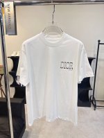 Dior迪奥 2025春夏新款首发专柜最新款短袖圆领T恤 高端订制 设计前卫时尚！品牌Logo设计 高端定制面料.手感柔软.穿着舒适.专柜级别精致车线.做工精细