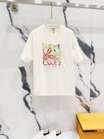 Loewe 罗意威 260克圆领短袖T恤 25Fw七彩流苏字母Logo刺绣工艺 官方同步 高版本 高品质 时尚个性 百搭潮流 纯原品质 原版面料 吊牌 领标 水