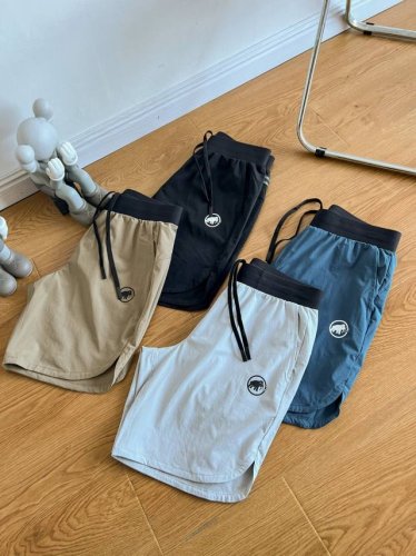 Mammut 猛犸象2025夏季新品 Aenergy户外运动速干裤防泼水软壳压胶短裤男款 户外轻薄速干五分短裤！最重要得是此款面料手感具舒服！轻薄透气！弹力速干