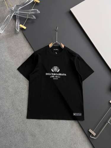 2025独家 新品！Dg*爆款工艺 美国杜邦公司所罗纳面料黑科技 爆款现货春夏短袖，简约基础衣橱神器， 休闲百搭必备款 做工走线质感一流，两色推荐 修身版型码数