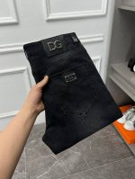 Dg 新款来袭2670新春爆款新品 专柜有售 实体店极品牛仔裤专柜原版1:1好货，适合各个年龄段。市场最高版本的欧洲进口面料。舒适柔软亲肤，上身效果超级棒时尚百