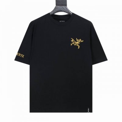 Arc’Teryx始祖鸟Arc25Ss，高工艺刺绣，刺绣穿上不刺身，采用复合铺膜，刺绣底下有贴布，采用60支双股，领口，下摆双窄针平车。定制侧标，辅料齐全，质感