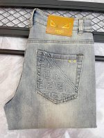 经典大牌芬迪牛仔裤长裤 男装品牌服饰简约大气潮流时尚款修身小脚牛仔裤 四季款微弹力舒适透气纯棉面料 百搭耐看款永不过时 码数29 -38 齐全