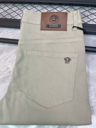 经典大牌范思哲牛仔裤长裤 男装品牌服饰简约大气潮流时尚款修身小脚牛仔裤 夏薄款微弹力舒适透气纯棉面料 百搭耐看款永不过时 码数28 38 齐全