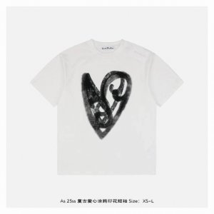 acne Studios 25Ss 复古爱心涂鸦印花短袖 面料采用 克重精梳棉 定制32支1*1螺纹 成衣两遍水洗处理 面料舒适亲肤无异感 定制定染面料 纺织密