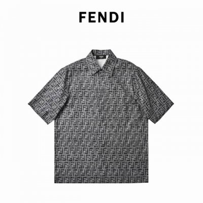 fendi 芬迪 2025Ss春夏新款Ff满印休闲短袖衬衫 满身经典Flogo标志，经典Polo领口，金属拉链开合门襟和暗扣，经典剪裁 003 尺码：S M L