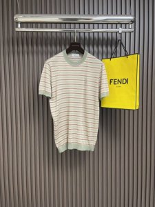 Brunello Cucinelli-Bc 意大利Bc春夏季新款经典刺绣男士休闲撞色条纹圆领短袖衫。超舒适超薄条纹间色圆领针织衫！针织衫舒适体感远超 打底单穿四