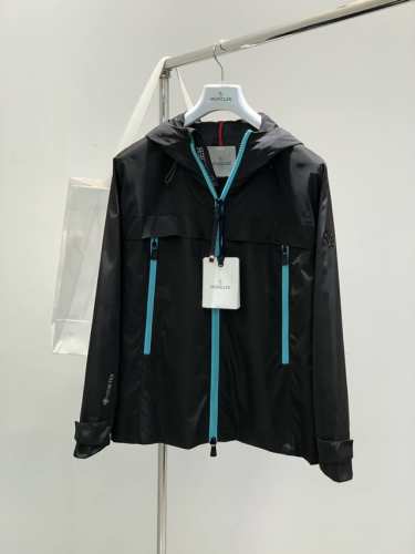 moncler 蒙口，2025春季最新品，专柜同步有售，原单狠货，时尚休闲连帽外套，上身舒适！吸睛而有亮点，采用进口原版面料，顶级印花工艺字母图案Logo，原版