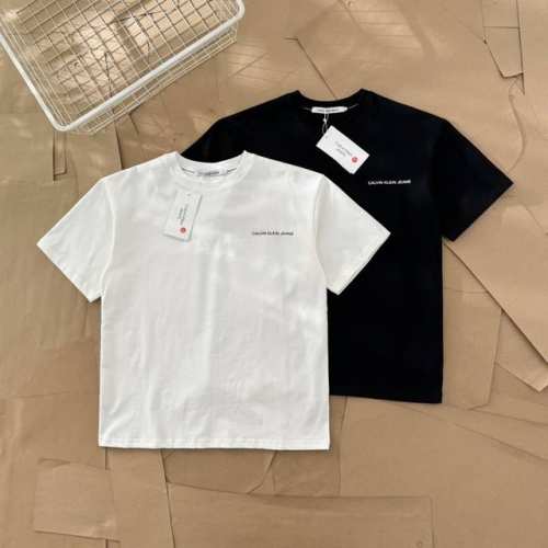 calvin Klein Ck夏季胸口小字母印花短袖T恤 501 -面料采用280G双纱爽滑棉，双纱的质感加上爽滑手感，面料整体重磅舒适，细节还原原版一比一，亲