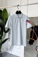 蒙口- 2025Ss蛇年春夏新款Polo领短袖系列。精选优质双丝光珠地棉面料，时尚大牌元素Logo设计，上身版型超赞，面料细腻舒适透气，随意搭配都超级好看时尚型