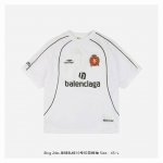 balenciaga 巴黎世家 24Ss 足球队标10号印花短袖 原价10010购入开发，面料采用75D涤氨混纺面料、克重150G，网眼小珠地纹提花布，前幅采用