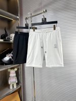 fend*芬迪 Ss25夏季新款男士休闲短裤，堪称百搭单品，涤纶束干面料 微弹性 松紧腰边抽绳设计，保型性好、低弹丝的构造使裤身弹性恰到好处，并且不易起皱！码数