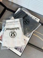 细节图 -Lululemon.Lulu运动短裙 防走光短裙 Lulu短裙咋看很短但是里面有很长的内衬，材质像骑行裤一样，把大腿内侧的肉收紧，长度刚好不露pp显腿