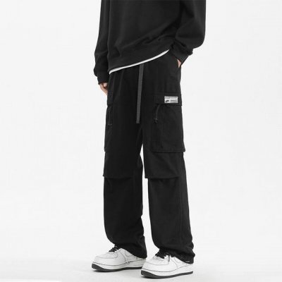 2025春季新款耐克Nike绣花贴布大口袋工装休闲长裤束脚卫裤 耐克Logo完美呈现经典 纯棉材质 质感特赞 ， 上身舒适有型 超级百搭得一款裤子 喜欢户外旅行