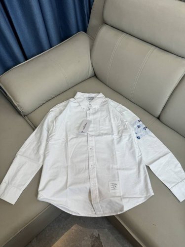 牛津纺玫瑰花纹手臂刺绣长袖衬衫 汤姆布朗.Tb衬衫经典新款手臂刺绣玫瑰花纹长袖休闲衬衫明星杨洋同款 意大利制造产地小标 面料采用定制牛津纺面料 100%纯棉 红