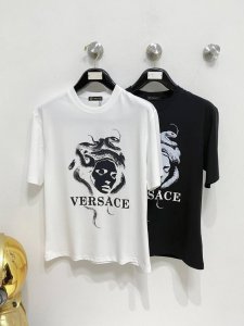 Versace 范思哲 2025年春夏新品上新 三标齐全 丝光棉圆领短袖T恤 好货不用过多介绍 看细节 专柜码数 M-Xxxl 175 140建议L