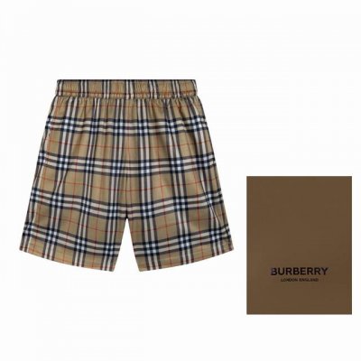 Burberry爆款！ 太好看啦马上入手不要犹预、巴宝莉短裤里面最爆的单品！ 原版100%聚酯纤维斜纹面料，干爽透气又比真丝更加实用耐穿完美不可多得一款经典卡其