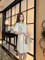上新 Fend* 芬迪 2025Ss新款系列出品经典又有型 自带气场 面料质感很奈斯 时髦又高级 颜色超级正 上身显白又显瘦 自带酷帅感的系列 走路都带风上身气