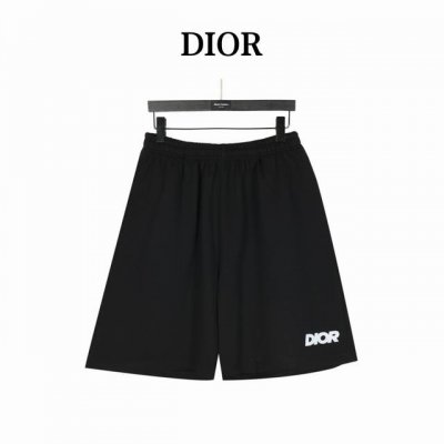 Dior 迪奥 24Ss 字母印花短裤 比较基础百搭的一个款式 采用380G的纯棉面料制作 带有标识性的印花工艺 整体版型偏大上身舒适 现货秒发中 Size：S