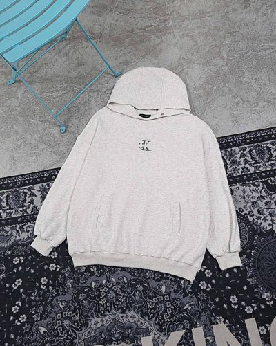 款M Ck连帽卫衣130 calvin Klein Jeans Ck小标字母连帽卫衣 跟着爆款学穿搭 上身效果太炸裂 版型设计不用担心 随意穿搭都好看 不要一味