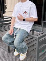 Louis Vuitton 路易威登 2025夏季最新款 专柜同步有售 原单狠货 时尚休闲圆领短袖T恤 上身很有特点 吸睛而有亮点 进口原版面料 顶级刺绣工艺字