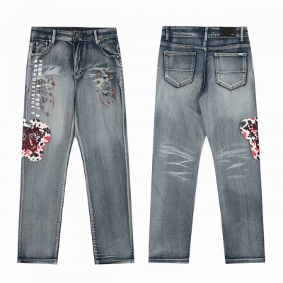 M58 Amiri贴布刺绣 牛仔裤长裤 Amiri高街基础破洞紧身弹力牛仔裤长裤 Amiri品牌的牛仔裤打破的原有牛仔裤的制作工艺和裁剪，布料都比较柔软舒适 手