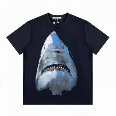 Gvc纪梵希 经典款大鲨鱼印花短袖 面料 240克双纱高密度纯棉面料 - 工艺: 整件衣服采用精密压花工艺 - 男女同款均可驾驭 - 尺码 M L Xl Xxl