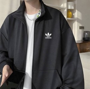 Adidas 阿迪达斯三叶草海外限定开衫卫衣，男女同款 Ins小红书教你搭配上身，新品首发，版型宽松，修饰脸型且舒适有型，近年来深受欢迎的风格，细节无敌，大方又