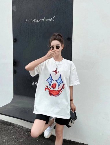 新款Balenciaga 巴黎世家情侣情侣短袖Tee男女同款 超高版本 经典图案设计朋克不羁 面料由品牌面料商直接供应 这个印花很稳固的不会开裂 男女同款 可搭