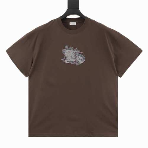 Burberry 巴宝莉 25Ss 战马发泡印花短袖 平织棉 T 恤衫，装饰品牌徽标印花， 融入交织手绘佩斯利图案， 马术骑士徽章融入其中，高克重 瓷实的质感，