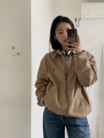 p200 polo Ralph Lauren拉夫劳伦经典款翻领夹 上手手感面料软硬程度刚刚好，贴肤能清楚感知面料的质感。有棉的软也有聚酯的滑，比粗颗粒的帆布更细